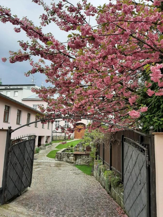Lovecký Apartmán na náměstí ve Frenštátě pod Radhoštěm Frenštát pod Radhoštěm Exterior foto